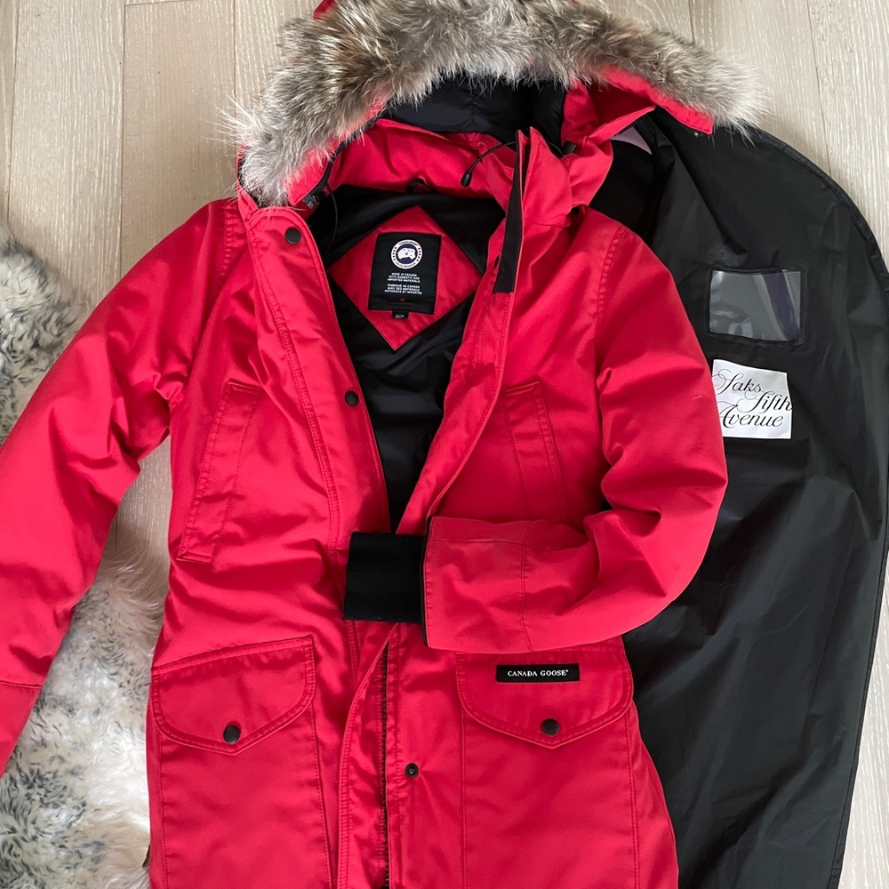 Selling my extremely warm parka since now I need a size up.